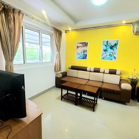 Cozi 5 Hotel&Apartment Thành Pho Ho Chí Minh Esterno foto