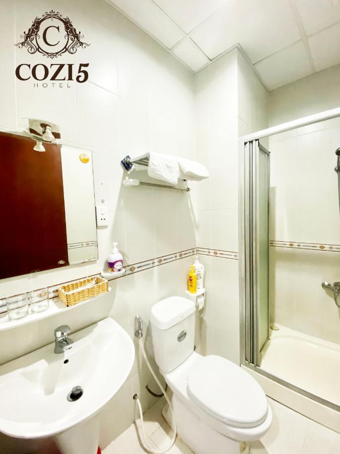 Cozi 5 Hotel&Apartment Thành Pho Ho Chí Minh Esterno foto