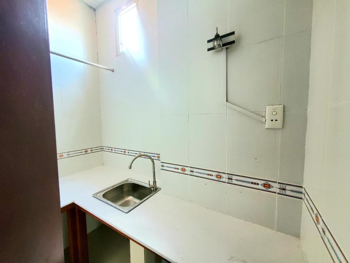 Cozi 5 Hotel&Apartment Thành Pho Ho Chí Minh Esterno foto