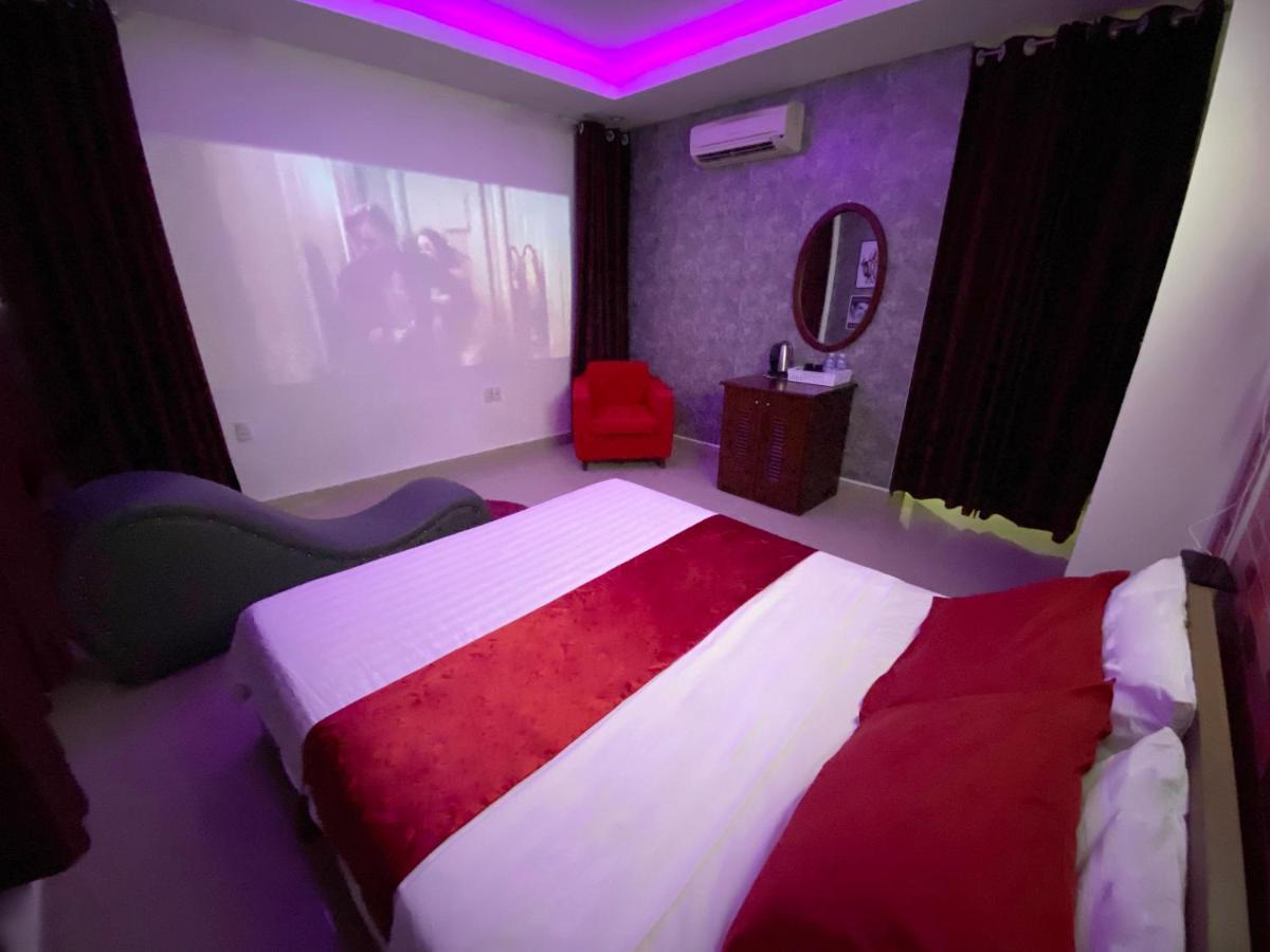 Cozi 5 Hotel&Apartment Thành Pho Ho Chí Minh Esterno foto
