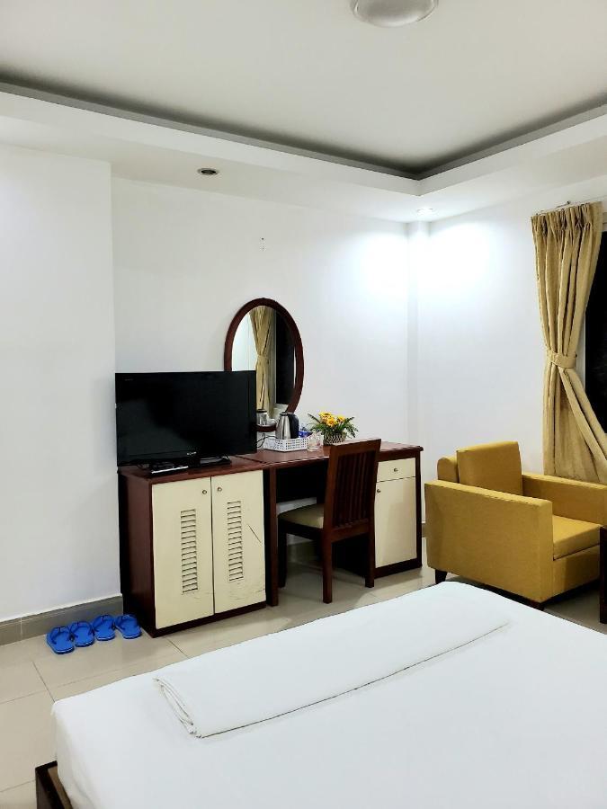 Cozi 5 Hotel&Apartment Thành Pho Ho Chí Minh Esterno foto